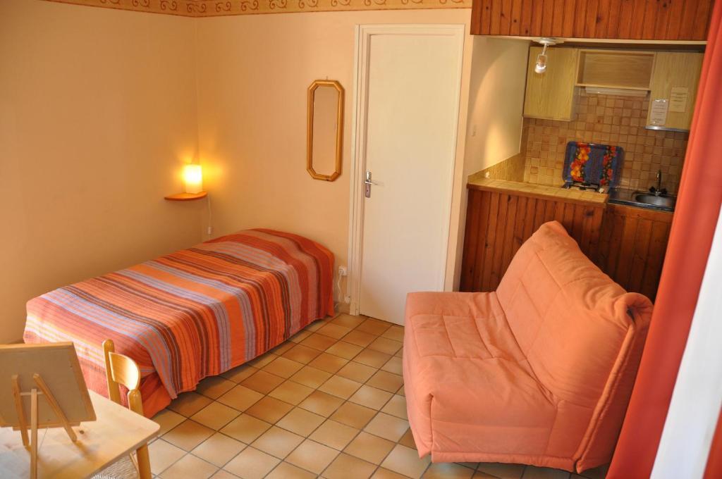 Hotel La Cigaliere Le Beausset Zimmer foto